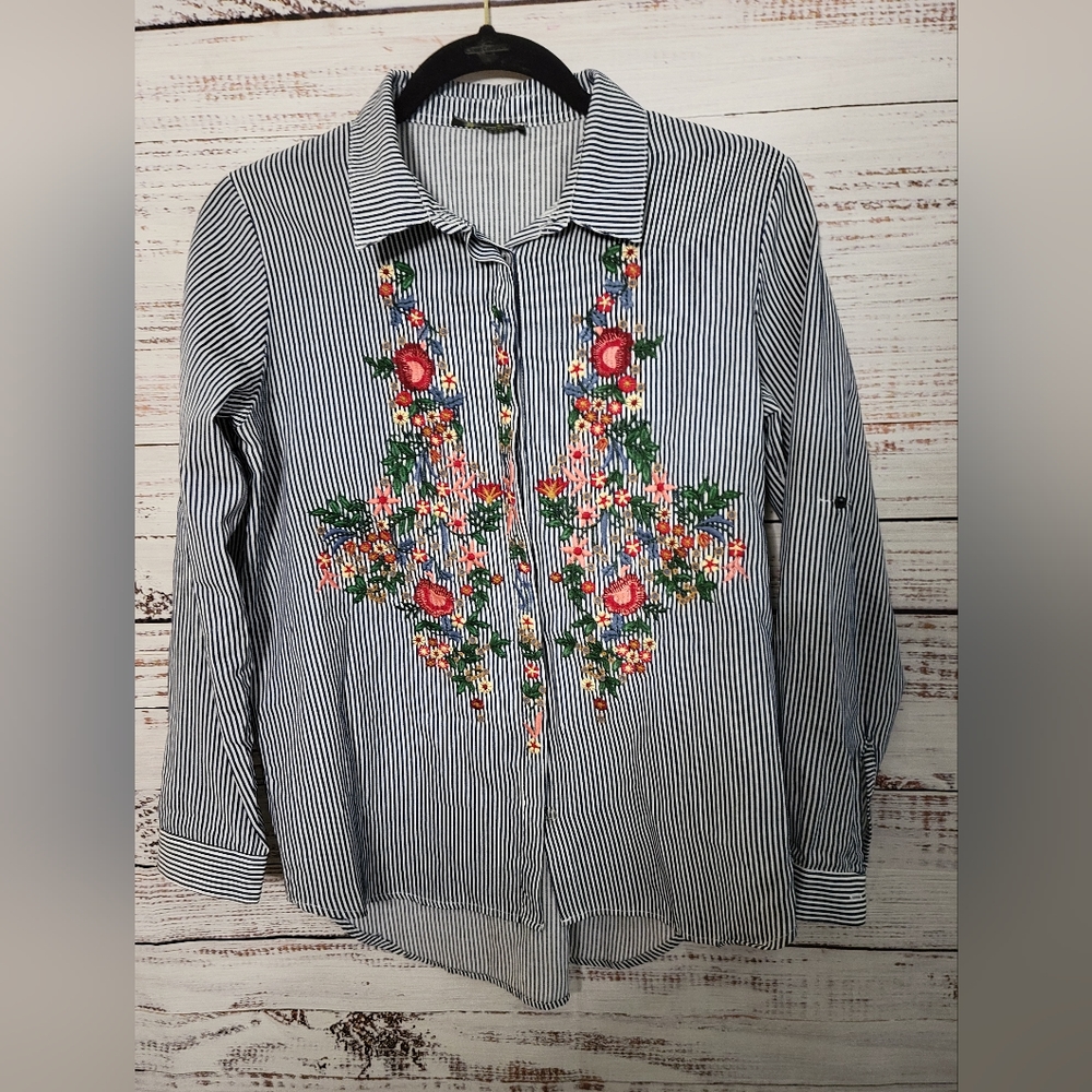 Saloon XL Embroidered Stripped Button-down